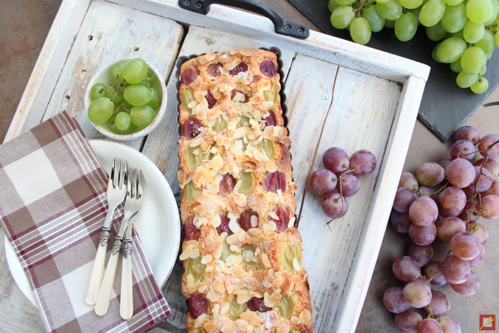 Cake with Grapes