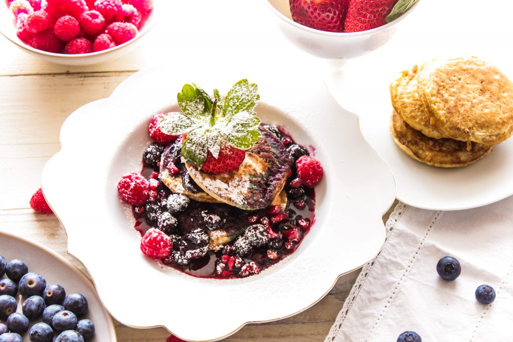 pancakes with quinoa and berries