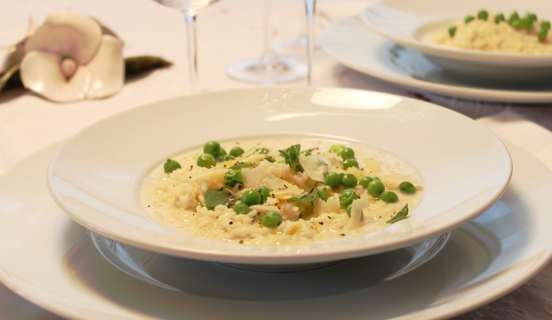Summer risotto with herbs, peas and lemon